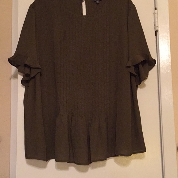 The Limited short sleeve plus size Top Olive Green - Picture 9 of 15